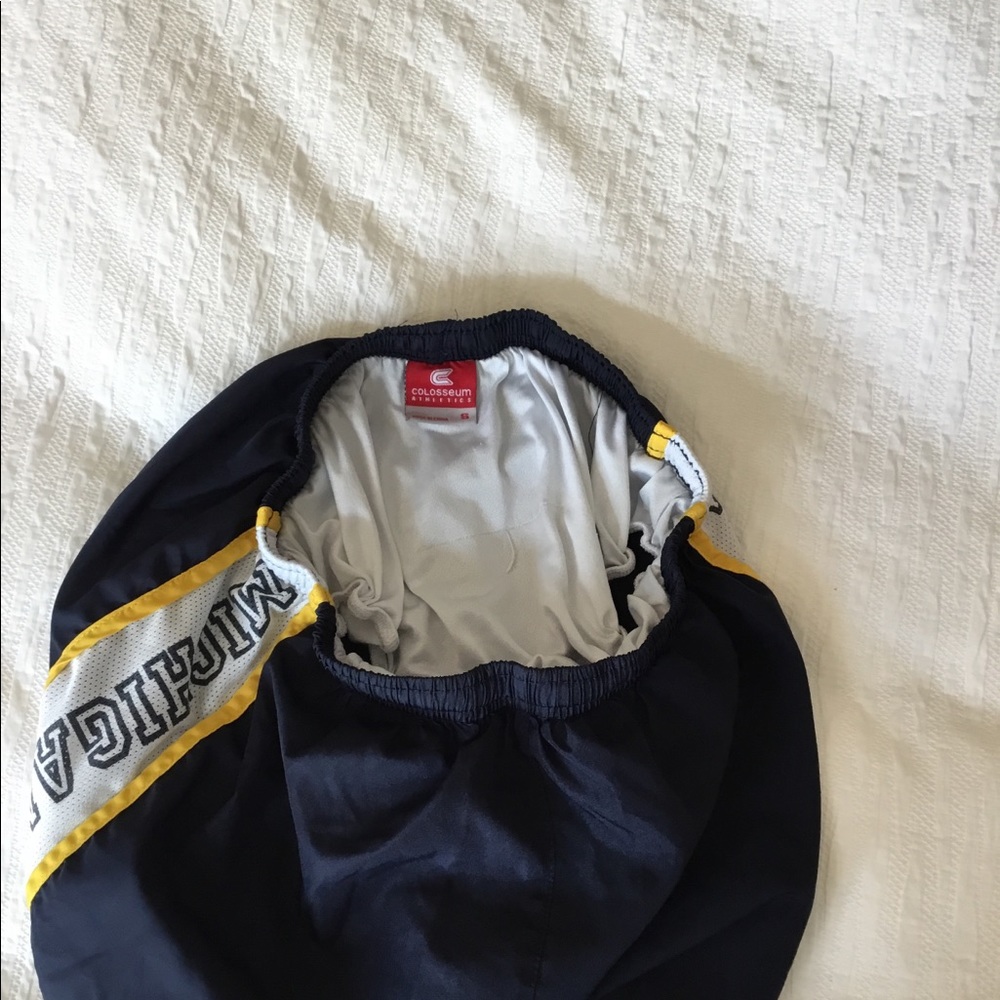 Running shorts - Picture 2 of 2